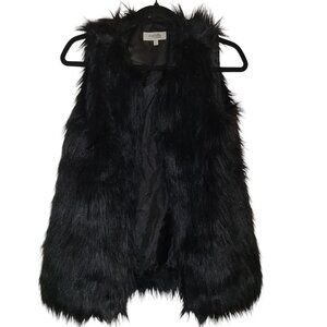 CHARLOTTE RUSSE | Black Faux Fur Cozy Vest